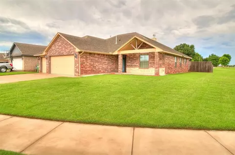 4720 River Mesa Dr, Yukon, OK 73099