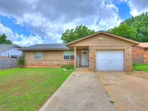 332 Crest Ln, Noble, OK 73068