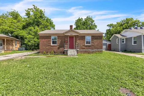 208 E Lockheed Dr, Midwest City, OK 73110
