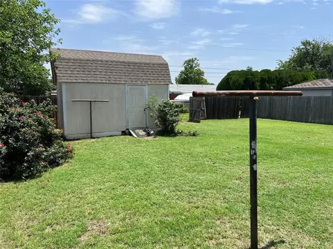 1012 Box St, Altus, OK 73521 photo 4