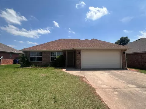 536 E Juniper Ln, Mustang, OK 73064