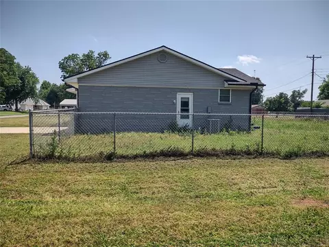 206 6th St, Verden, OK 73092 photo 3