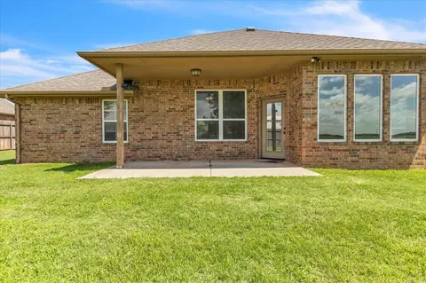 104 Southpointe Ave, Tuttle, OK 73089 photo 15
