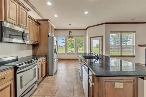 104 Southpointe Ave, Tuttle, OK 73089 photo 6