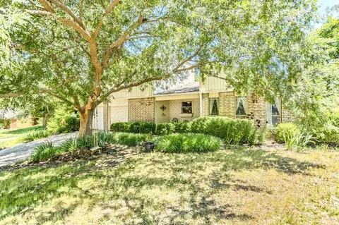 829 Douglas Dr, Norman, OK 73069