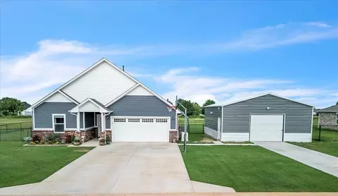 13091 Mannington Rd, Edmond, OK 73025
