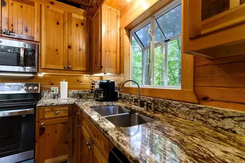 Kitchen - 185 Marlin Dr, Broken Bow, OK 74728 photo 1 of 4