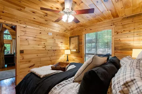 Bedroom - 185 Marlin Dr, Broken Bow, OK 74728 photo 2 of 10
