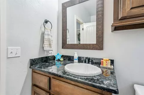 908 Carol Ann Pl, Moore, OK 73160 photo 35