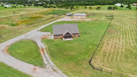 3895 NE Arrowhead Rd, Piedmont, OK 73078