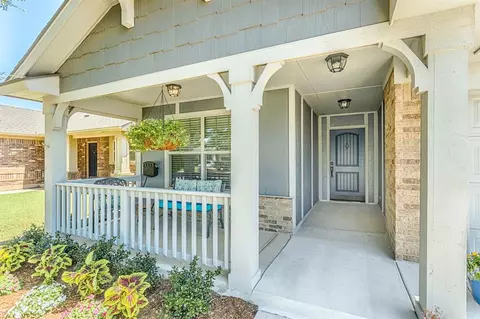 18217 Agua Dr, Edmond, OK 73012