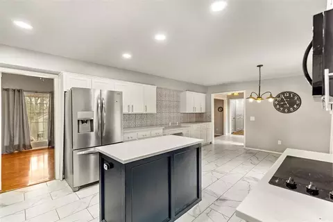2213 Coachlight Dr, Edmond, OK 73013