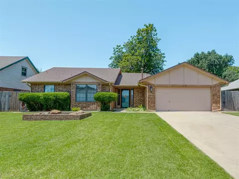 1405 Birkenhead Rd, Yukon, OK 73099