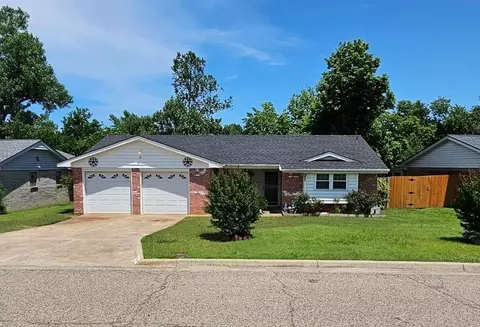 3 Red Oak St, Shawnee, OK 74804