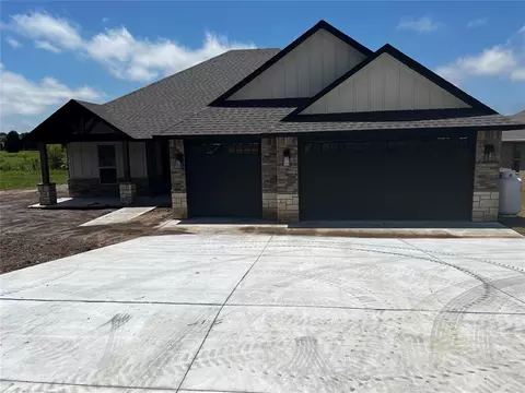 614 Canyon Dr, Ardmore, OK 73401