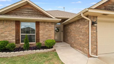 3109 Texarkana Ct, Yukon, OK 73099