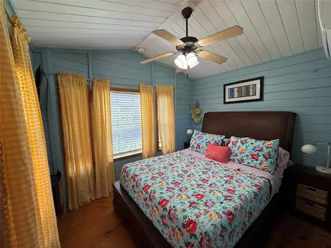 Bedroom - 410052 E 1103 Rd, Checotah, OK 74426 photo 4 of 5