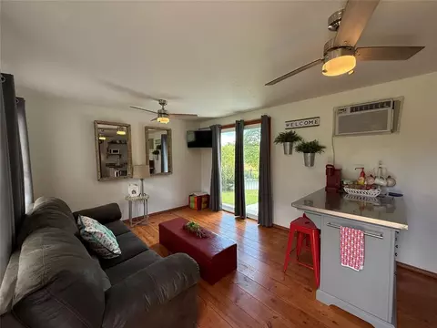 Living - 410052 E 1103 Rd, Checotah, OK 74426 photo 1 of 3