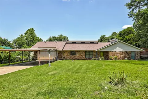 11129 E Thayer St, Midwest City, OK 73130