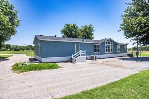24195 E 1130 Rd, Colony, OK 73021