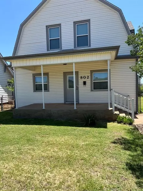 802 N Hudson St, Altus, OK 73521