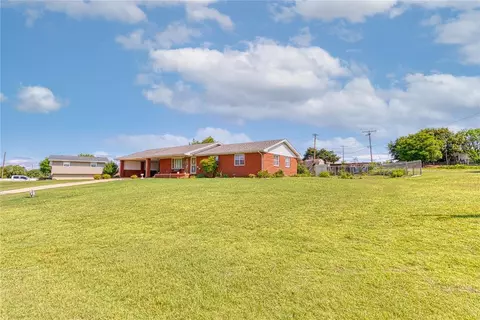 907 Ella St, Cordell, OK 73632