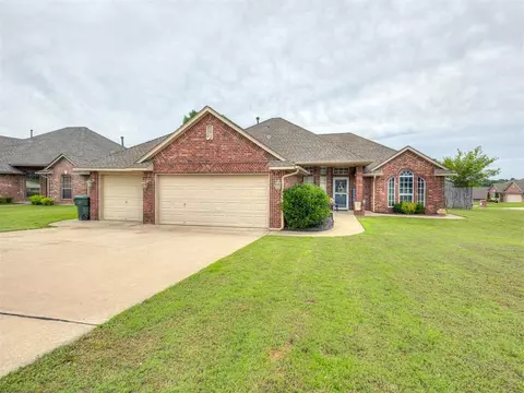 1974 Townsend Ct, Midwest City, OK 73130