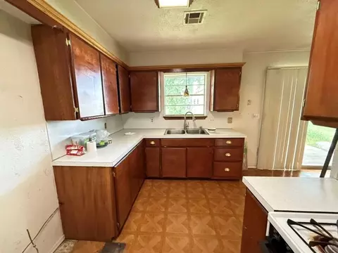 1345 E Brooks St, Norman, OK 73071 photo 7