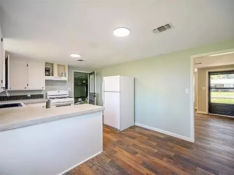 309 E Memorial St, Broken Bow, OK 74728 photo 7