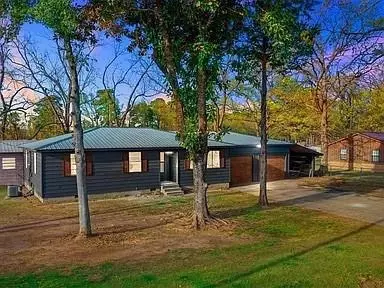 309 E Memorial St, Broken Bow, OK 74728 photo 2