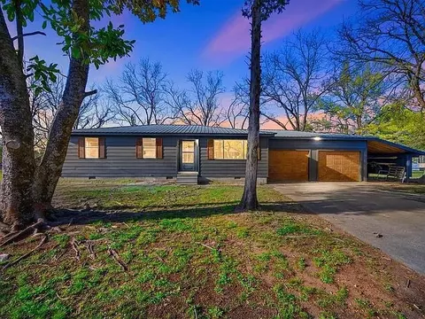 309 E Memorial St, Broken Bow, OK 74728