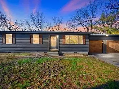 309 E Memorial St, Broken Bow, OK 74728 photo 4