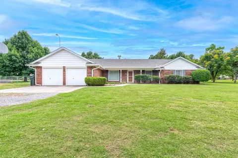 3860 Wake Forest Rd, Edmond, OK 73034