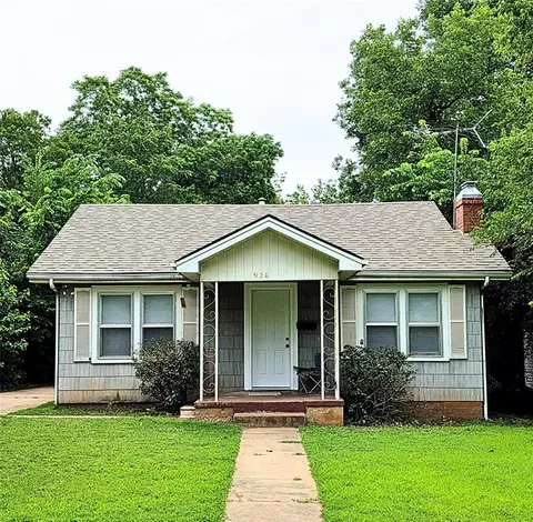 926 S 9th St, Chickasha, OK 73018