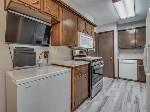 1147 Elmhurst St, Moore, OK 73160 photo 14