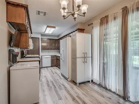 1147 Elmhurst St, Moore, OK 73160 photo 13