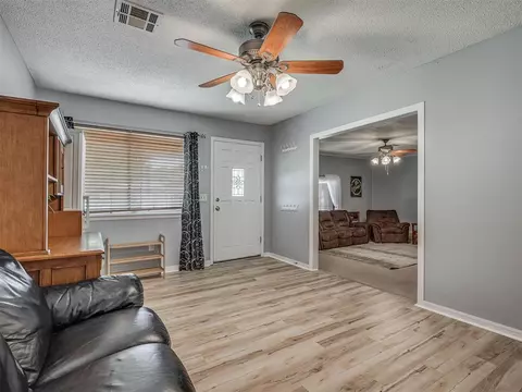 1147 Elmhurst St, Moore, OK 73160 photo 7