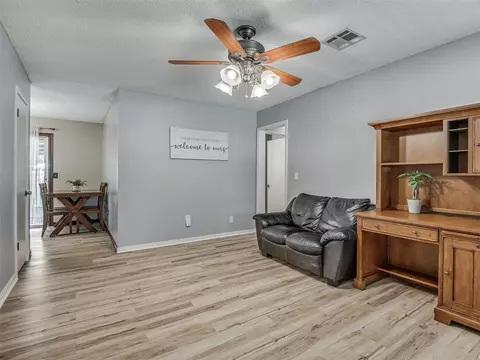 1147 Elmhurst St, Moore, OK 73160 photo 5