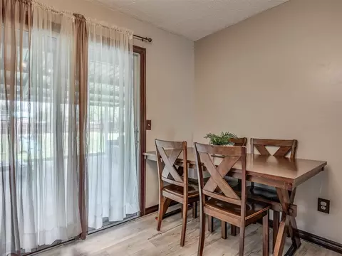 1147 Elmhurst St, Moore, OK 73160 photo 12