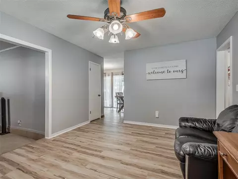 1147 Elmhurst St, Moore, OK 73160 photo 10