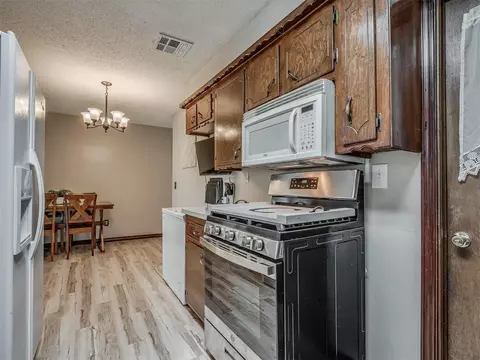 1147 Elmhurst St, Moore, OK 73160 photo 16
