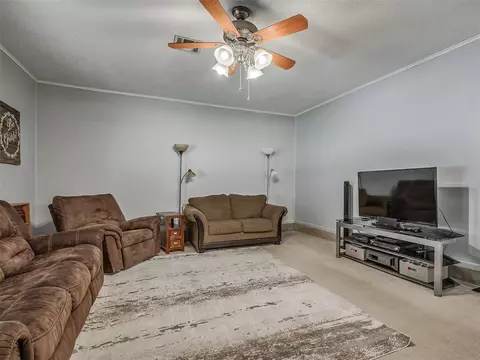 1147 Elmhurst St, Moore, OK 73160 photo 8