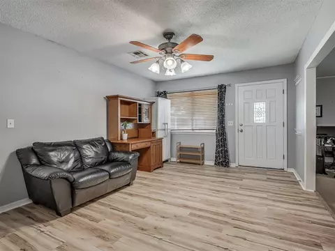 1147 Elmhurst St, Moore, OK 73160 photo 6