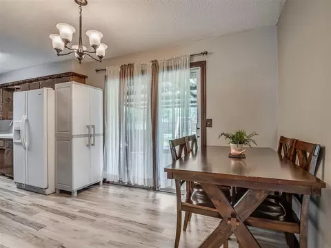 1147 Elmhurst St, Moore, OK 73160 photo 11