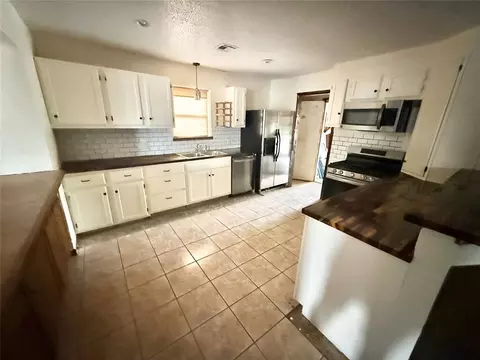 601 Sky Cir, Altus, OK 73521