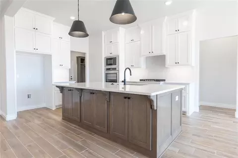 3025 Arbor Hill Dr, Edmond, OK 73034
