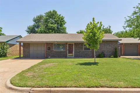 805 Spruce Dr, Yukon, OK 73099