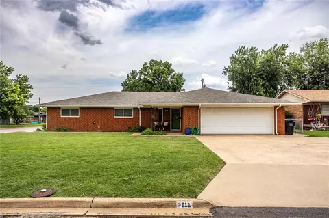 801 N Hunt St, Hydro, OK 73048