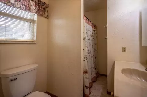 801 N Hunt St, Hydro, OK 73048 photo 25