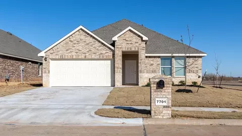 2500 Kathleens Xing, Yukon, OK 73099